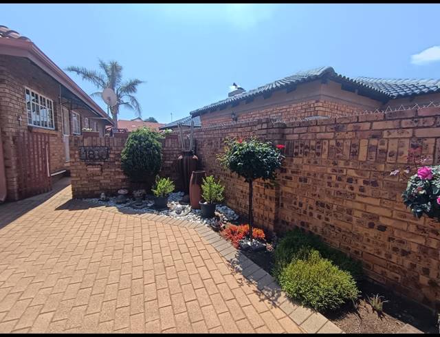 3 BEDROOM FREESTANDING FOR SALE IN SUNAIR PARK